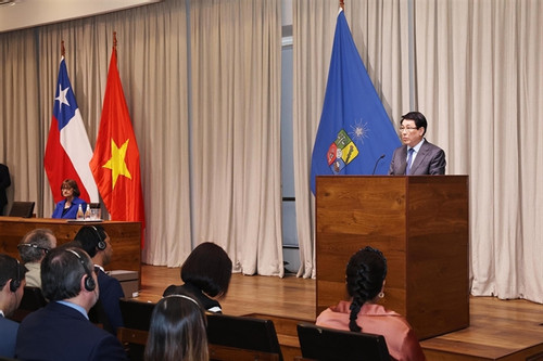 State President delivers policy speech at University of Chile