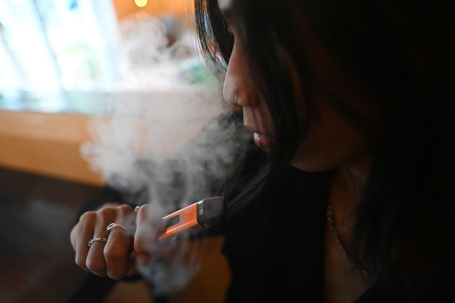 thuoc la dien tu (1).png