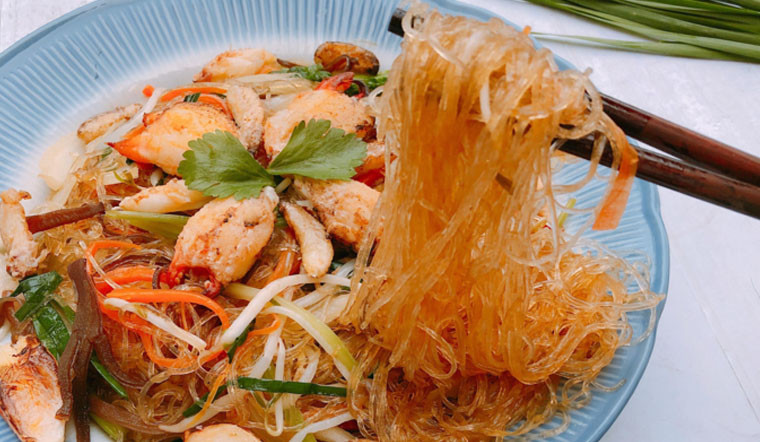 cach lam mien xao cua ngot thit huong vi dam da tai nha 202110221653064025.jpg