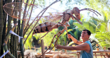 Innovative bamboo sculptures by Vietnamese artisan wow audiences