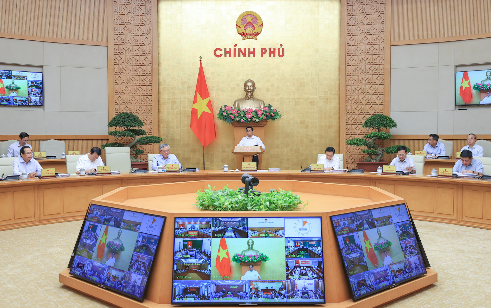 tinh gọn bộ máy