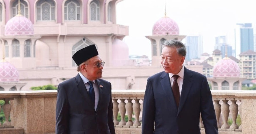 Malaysian PM hosts grand welcome for General Secretary To Lam