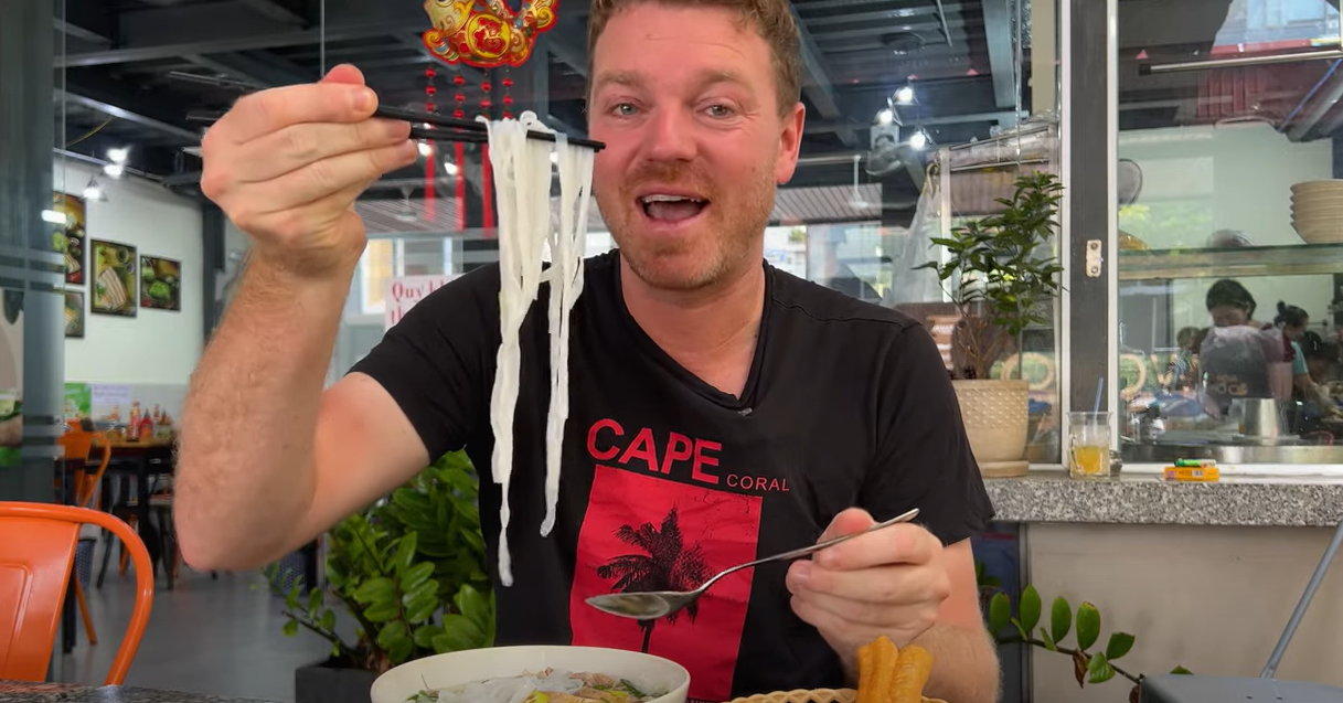 ‘Incredibly delicious’: British tourist falls in love with Vietnamese pho