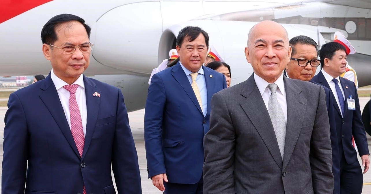 Cambodian King Norodom Sihamoni begins state visit to Vietnam