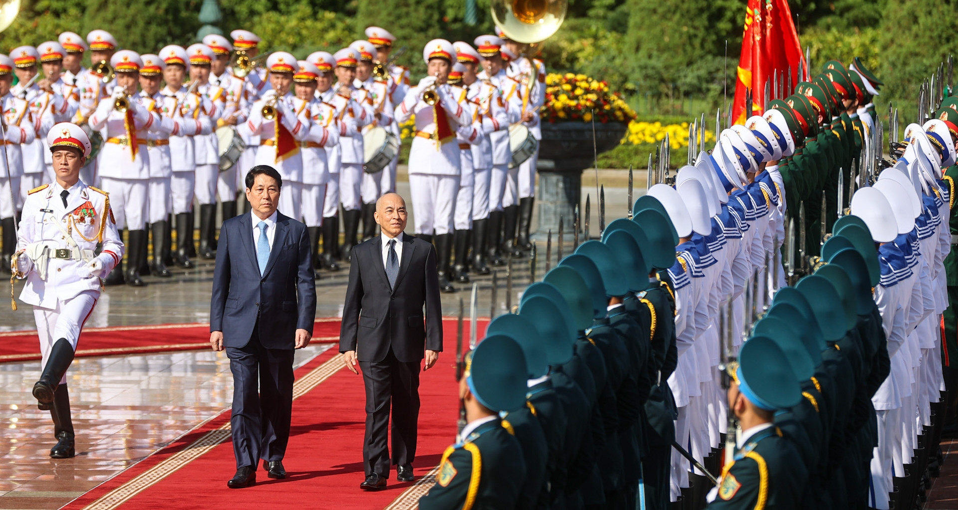 President Luong Cuong hosts ceremony for Cambodian King’s arrival