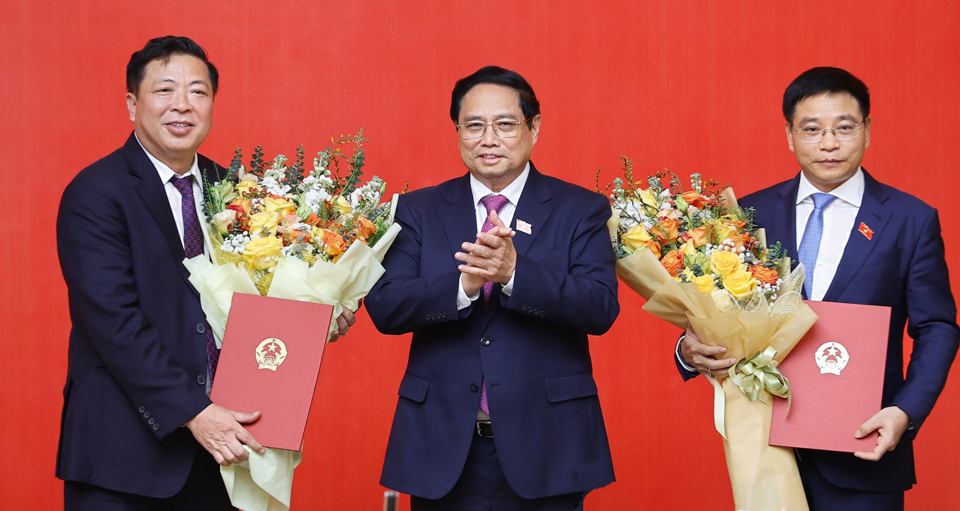 Nguyen Van Thang and Tran Hong Minh take office as new ministers