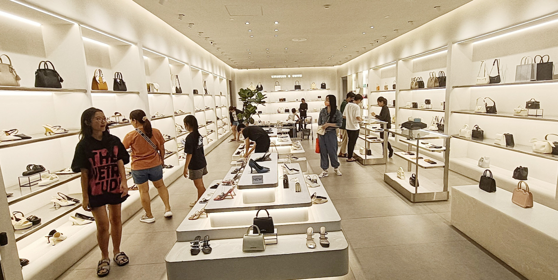 Mua sắm tại Aeon Bình Tân 1.jpg