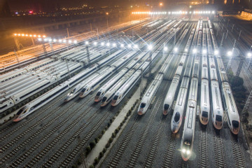 How many high-speed railway stations are needed for Hanoi, HCM City?