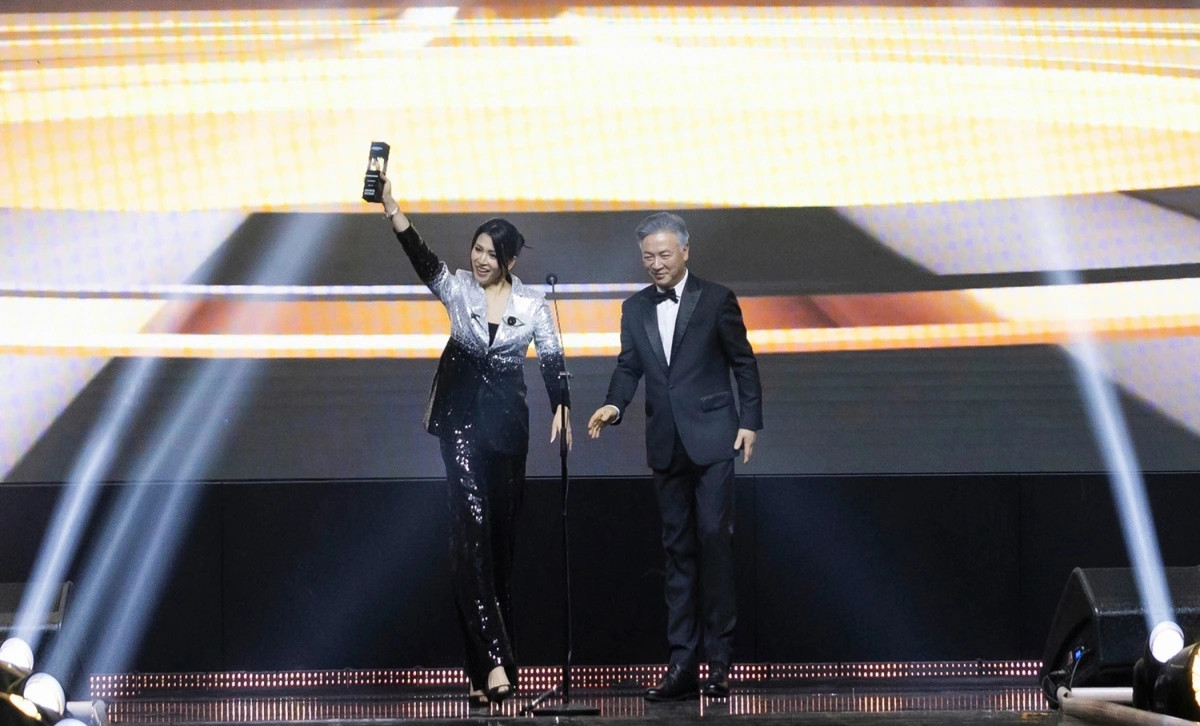 vietnamese catwalk coach honoured at asia model festival 2024 picture 1