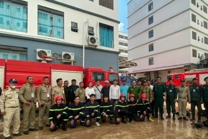 Vietnamese firefighters assist Cambodia in casino fire