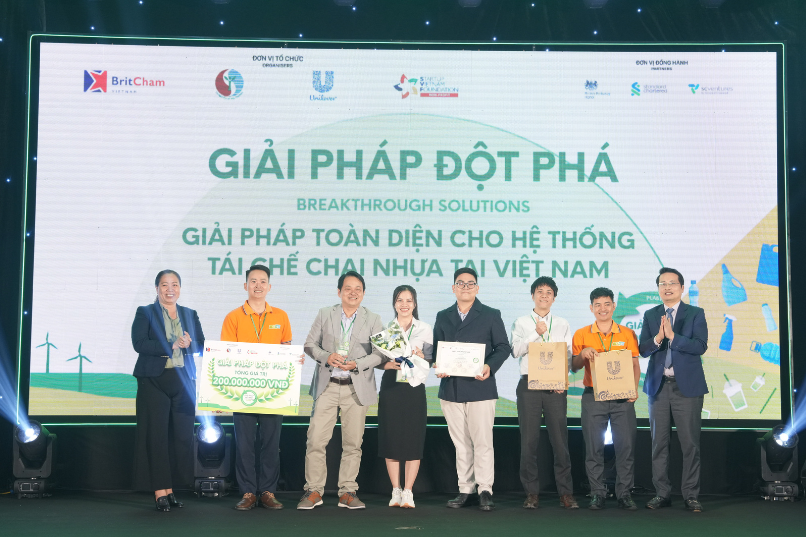 Vietnam's battle against plastic waste gains momentum with innovative solutions