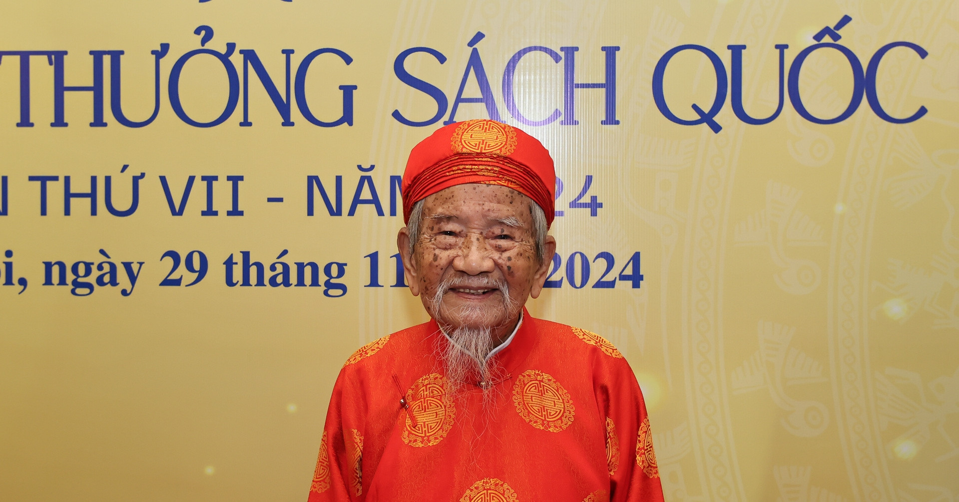 104yearold historian wins top National Book Award for second time