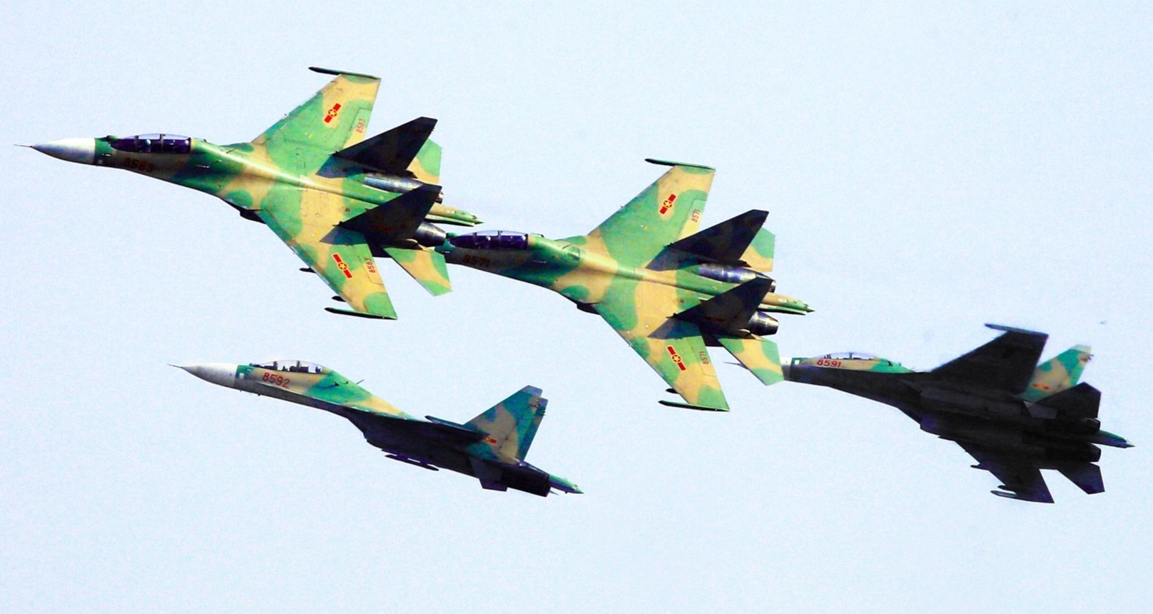 Aerial spectacle over Hanoi marks preparations for Defense Expo 2024