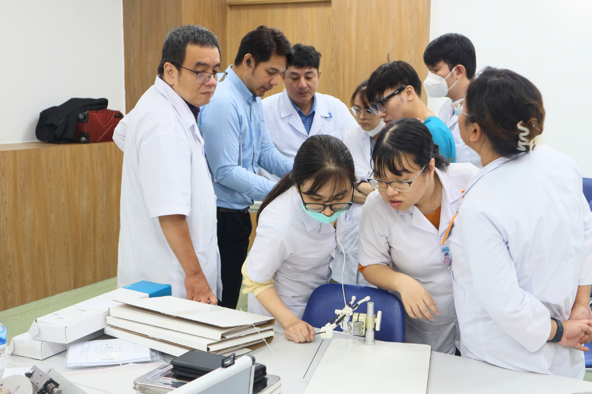 Cutting-edge brachytherapy training equipment delivered to Vietnamese hospitals