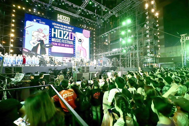 HCM City explodes with ’mega music festivals’