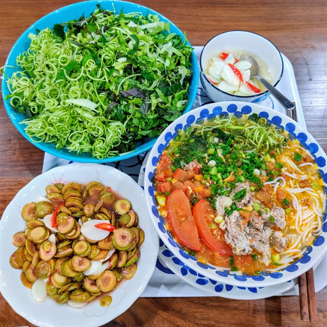 Vietnamese dishes recognised among top 100 best crustacean dishes in the world