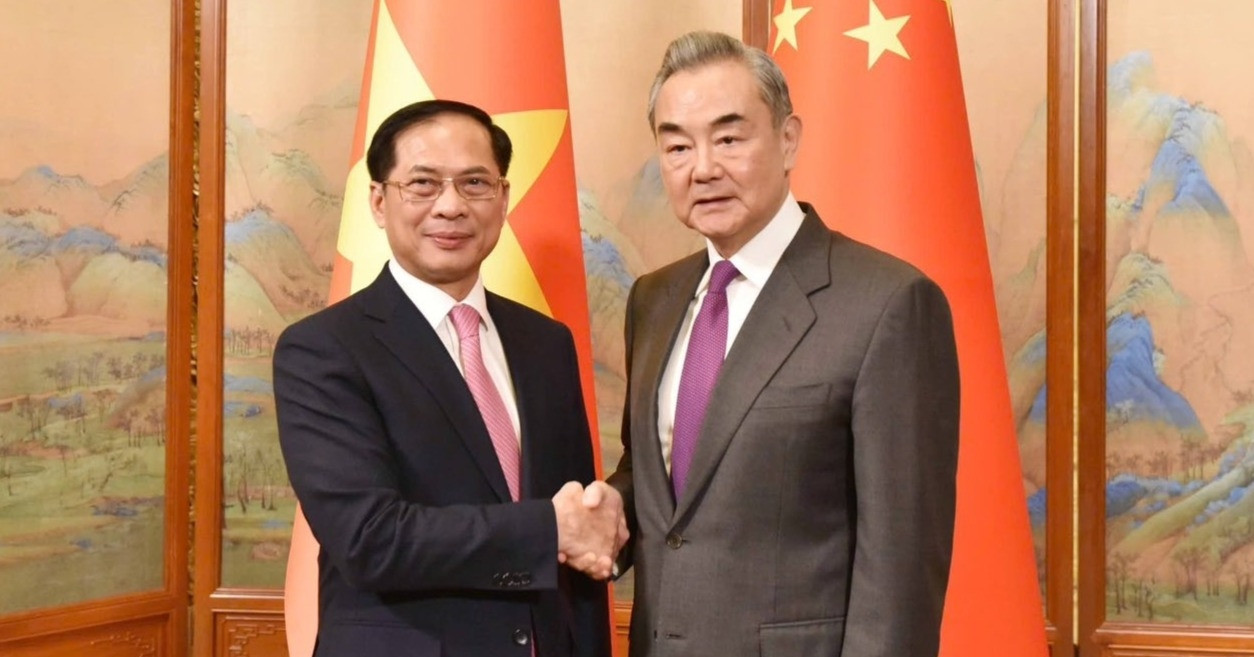 Vietnam and China agree to build three key railway lines