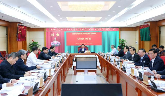 Former director of Department for Roads of Vietnam given reprimand