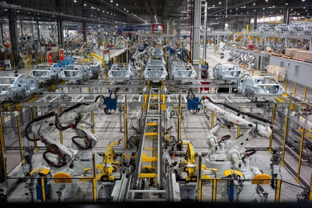 Overseas investment soars by 51.6% in 11 months