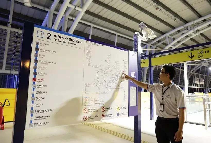 Passengers enjoy free rides on Ben Thanh-Suoi Tien metro line for first 30 days