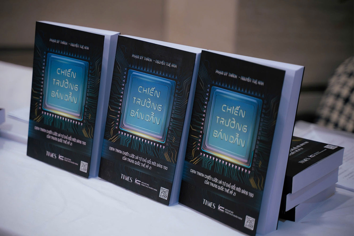 sach ban dan TLe.jpg