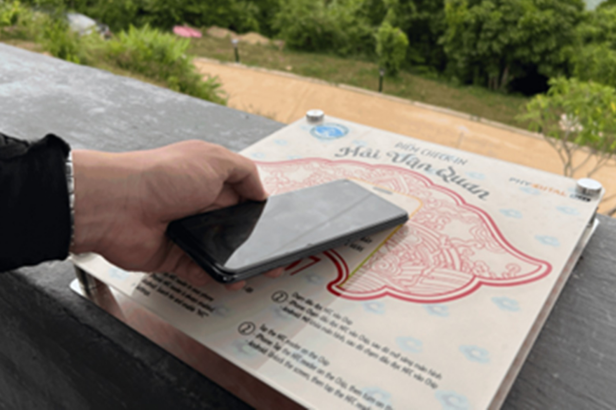 Smart interactive stations used as part of cultural tourism in Hue