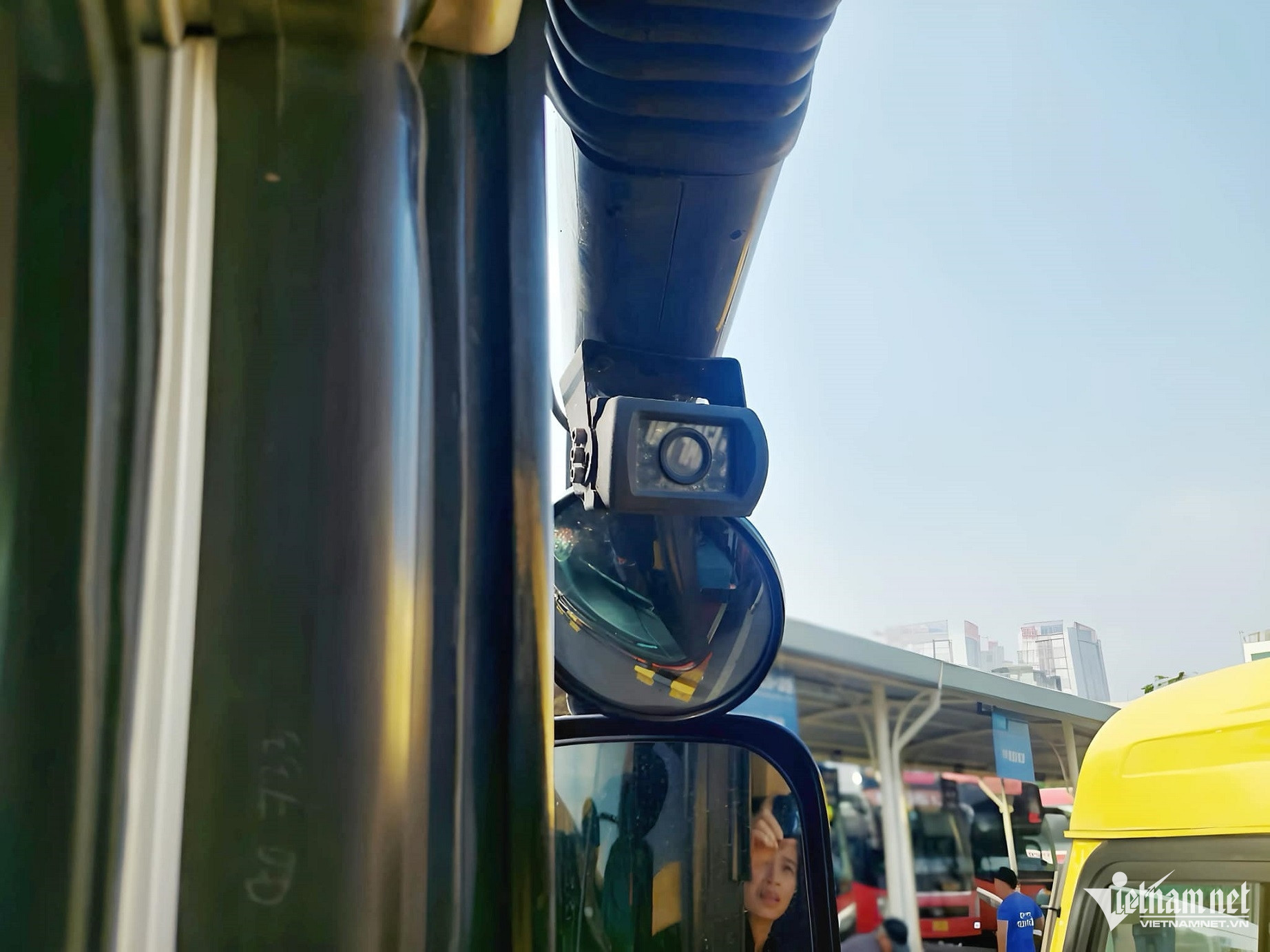 W-thiet bi giam sat hanh trinh.jpg