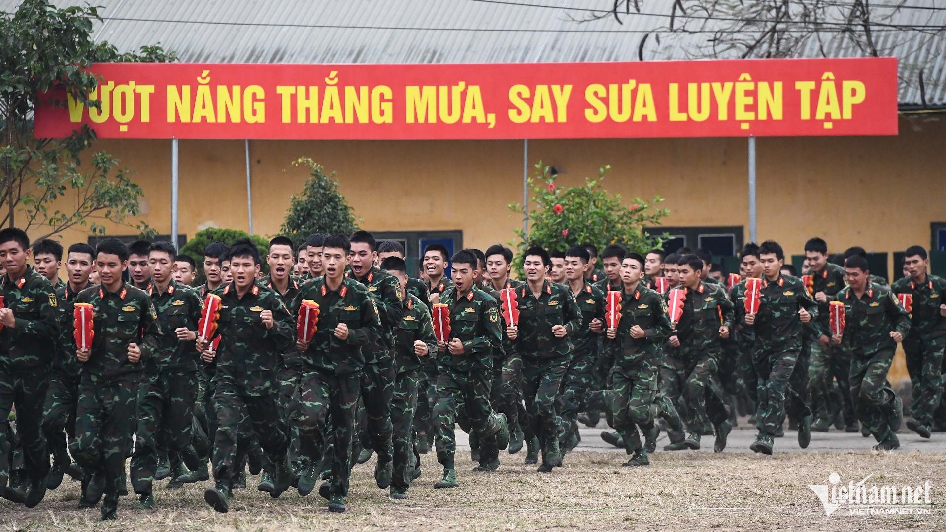 W-dac cong trien lam quoc phong 8.jpg