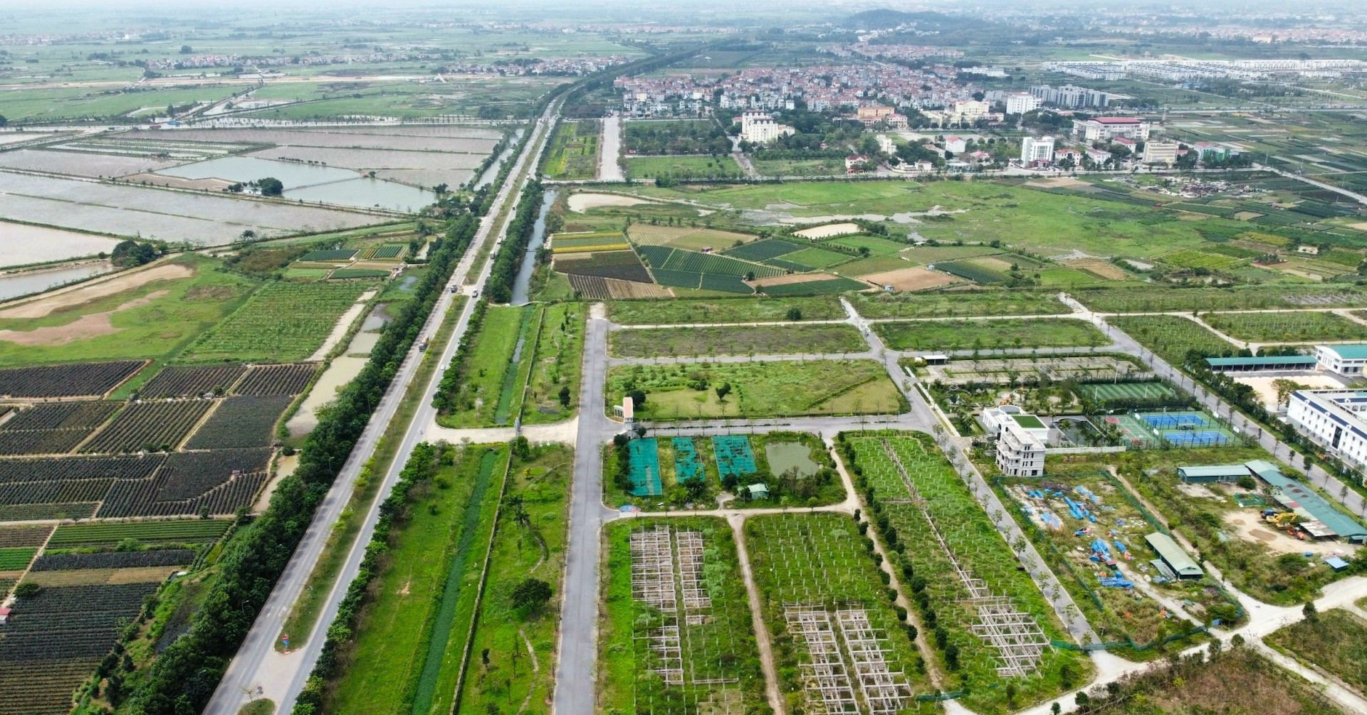 Hanoi addresses decade-long delays in Me Linh urban projects