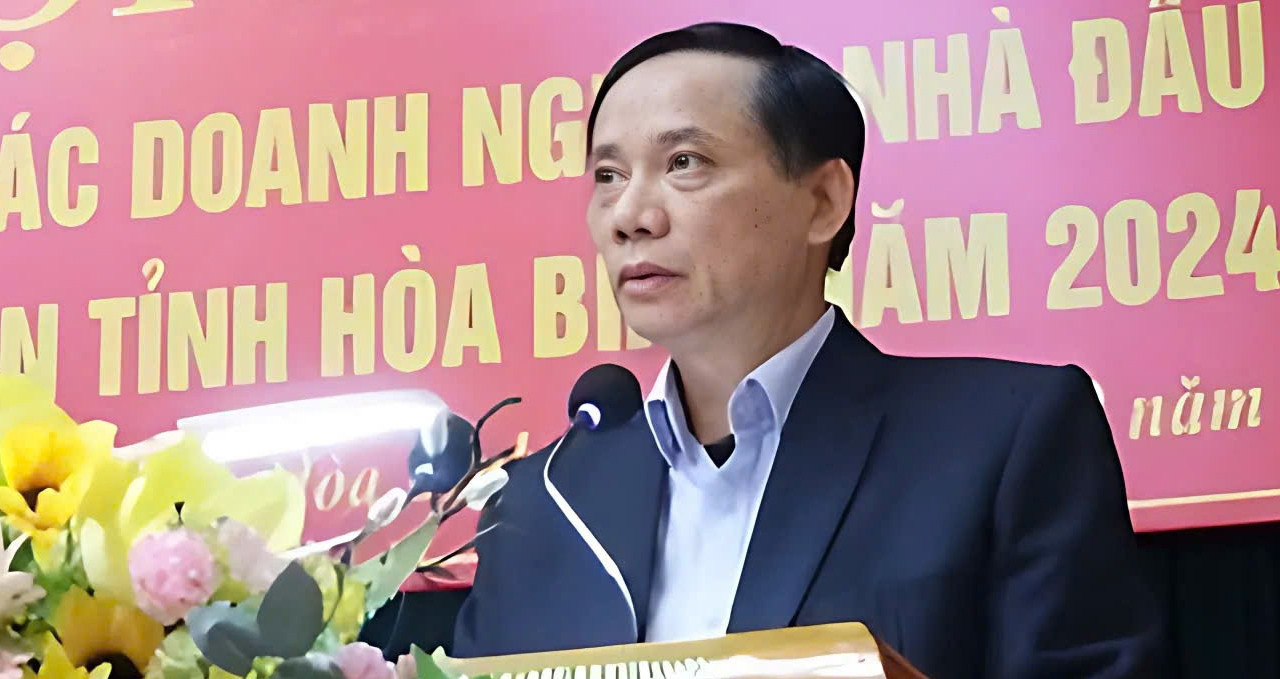 Hoa Binh Provincial Chairman approved for early retirement