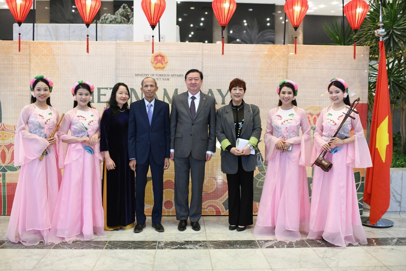 ngay viet nam tai a rap xe ut11.jpg