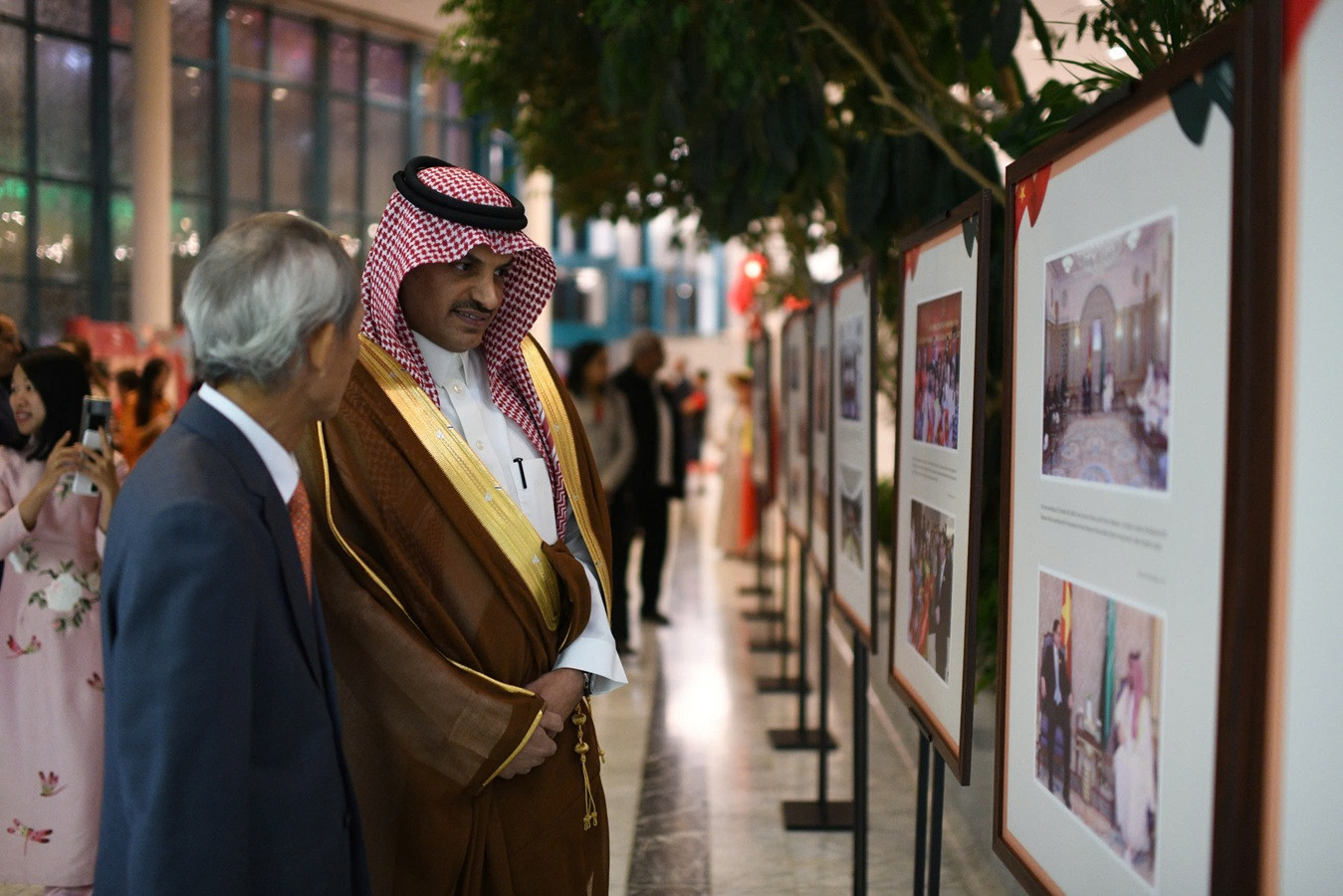 ngay viet nam tai a rap xe ut1.jpg