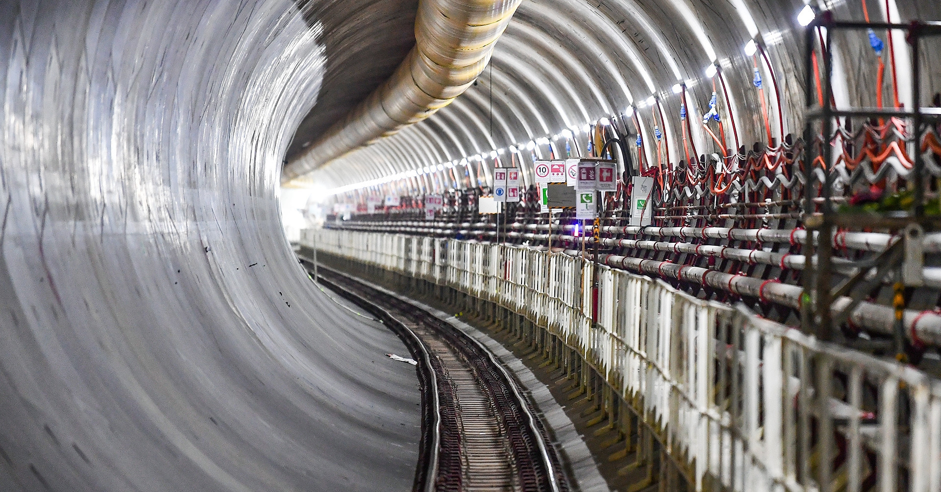 647 meters down: Progress on Hanoi’s Nhon-Hanoi metro tunnel