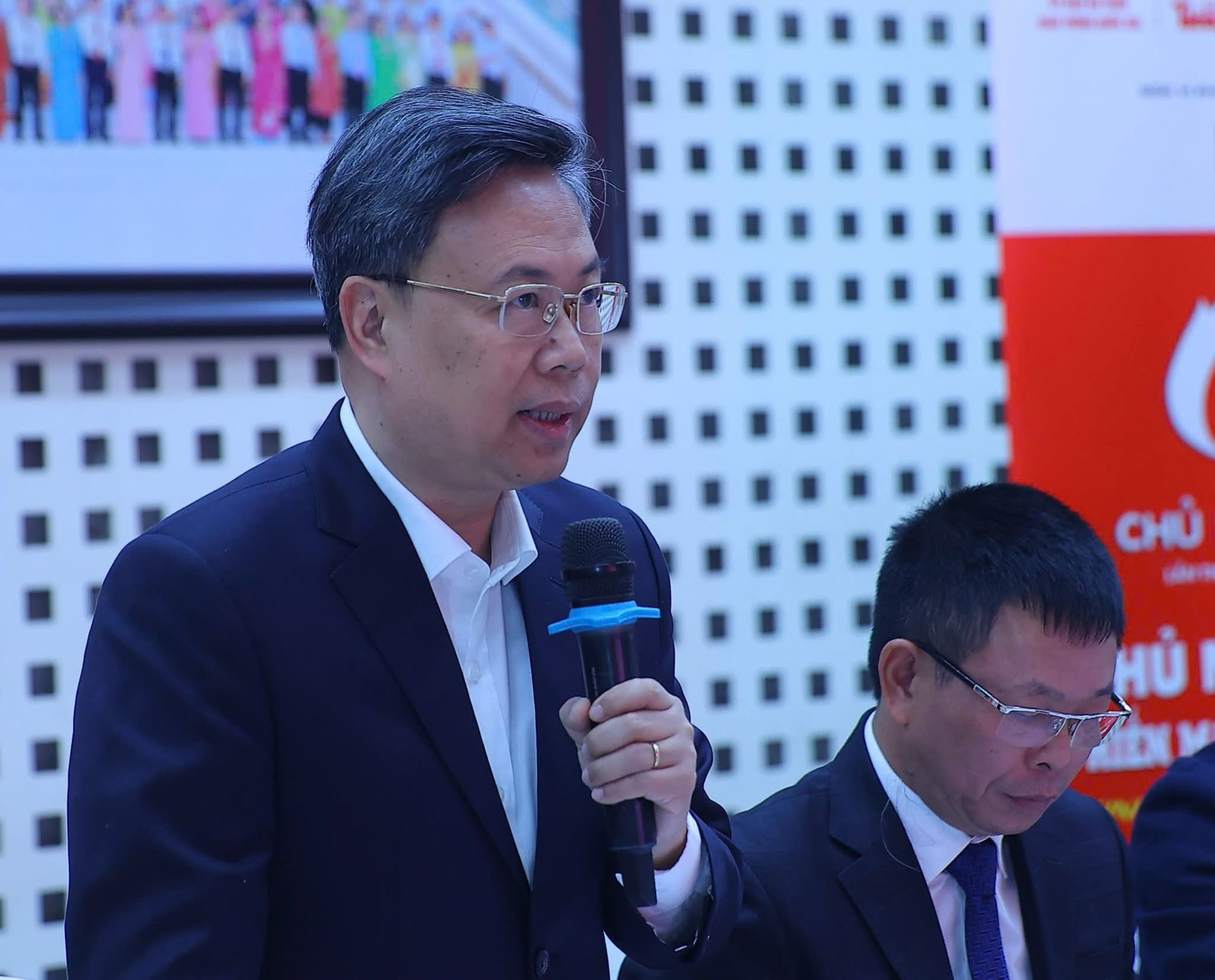 pGS Ha Thanh huyet hoc.jpg