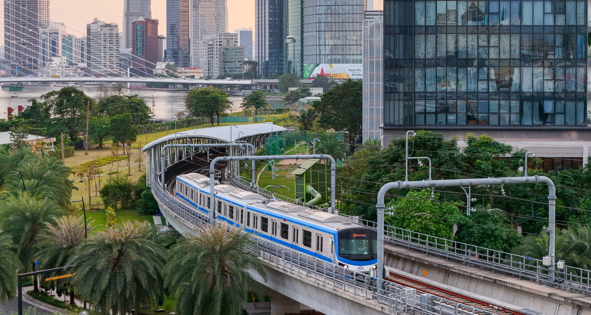 Free trial begins for HCM City’s long-awaited metro line