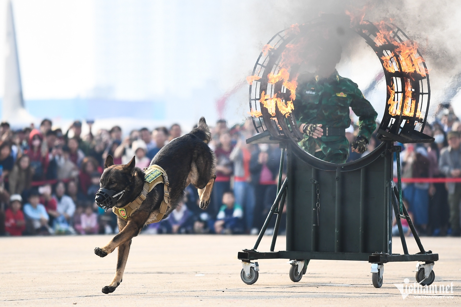 W-cho nghiep vu trien lam quoc phong 14.jpg