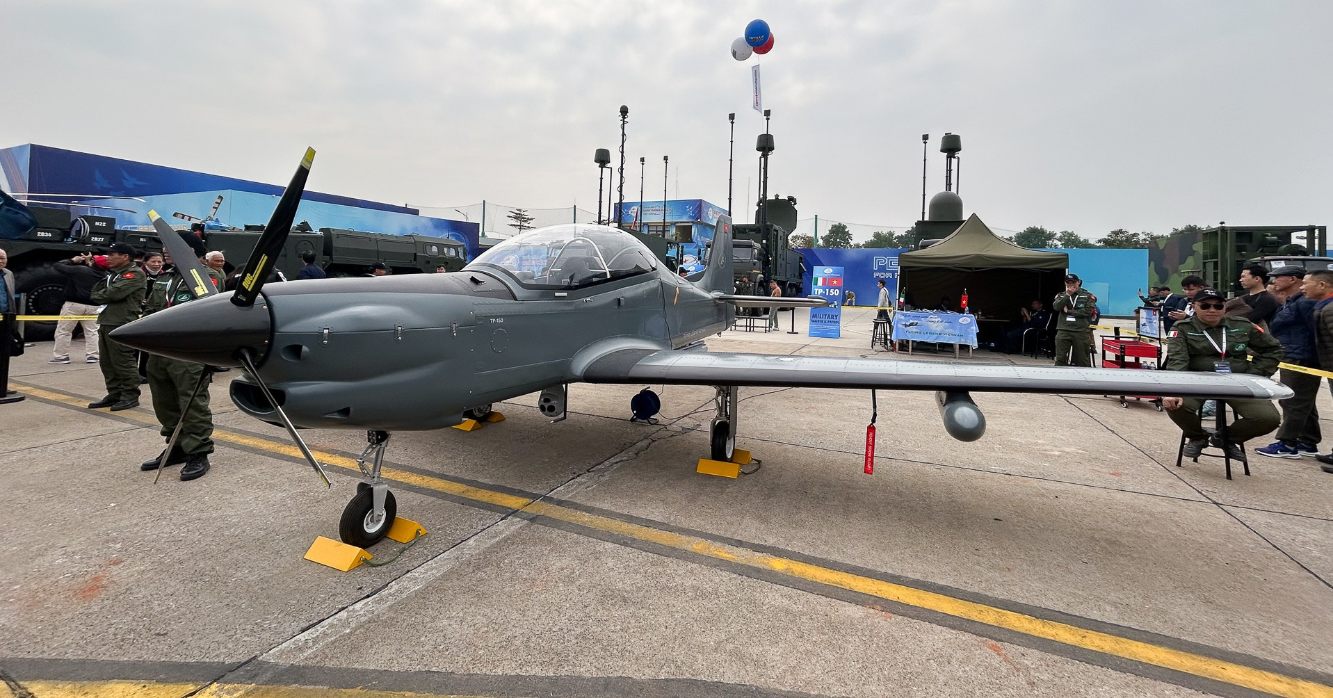 Vietnam unveils its first locally produced aircraft, capable of flying 1,200 km