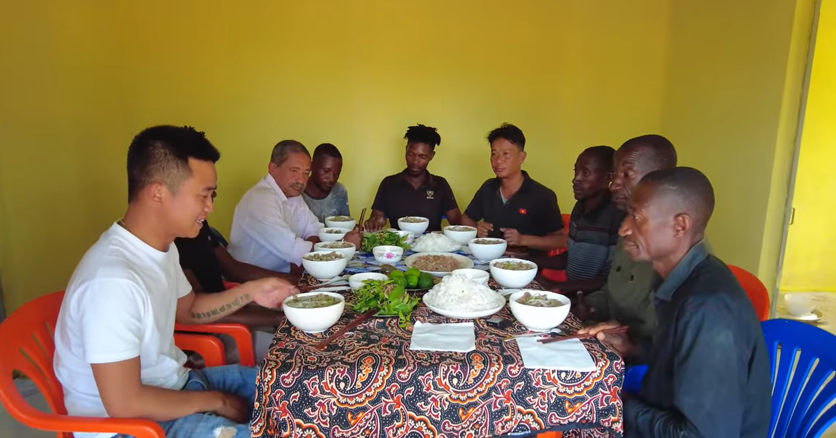 Northern-style beef pho wins hearts 10,000km from Vietnam