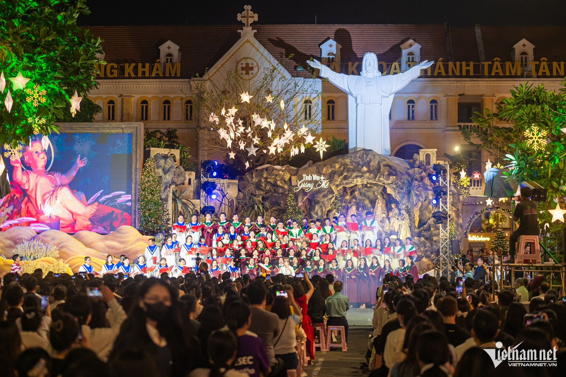 W-giáng sinh nguyễn huế 32.jpg