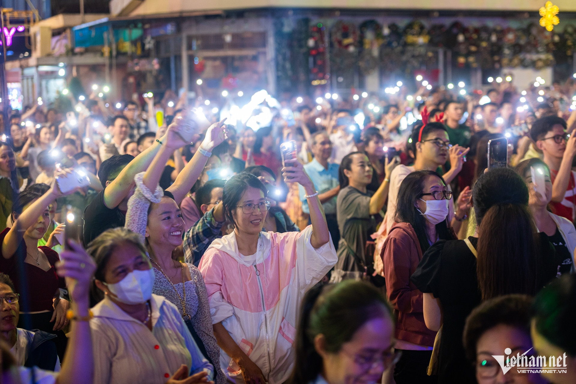 W-giáng sinh nguyễn huế 31.jpg