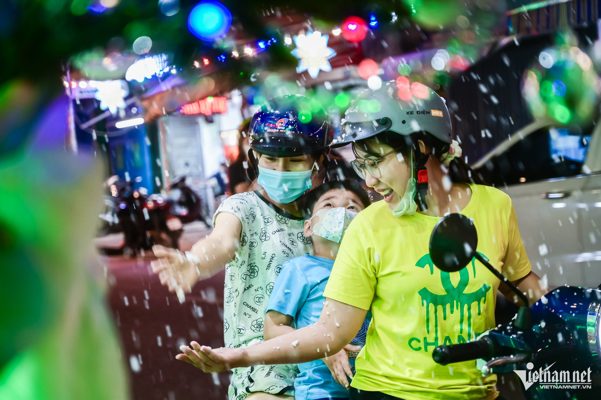 W-giáng sinh nguyễn huế 5.jpg