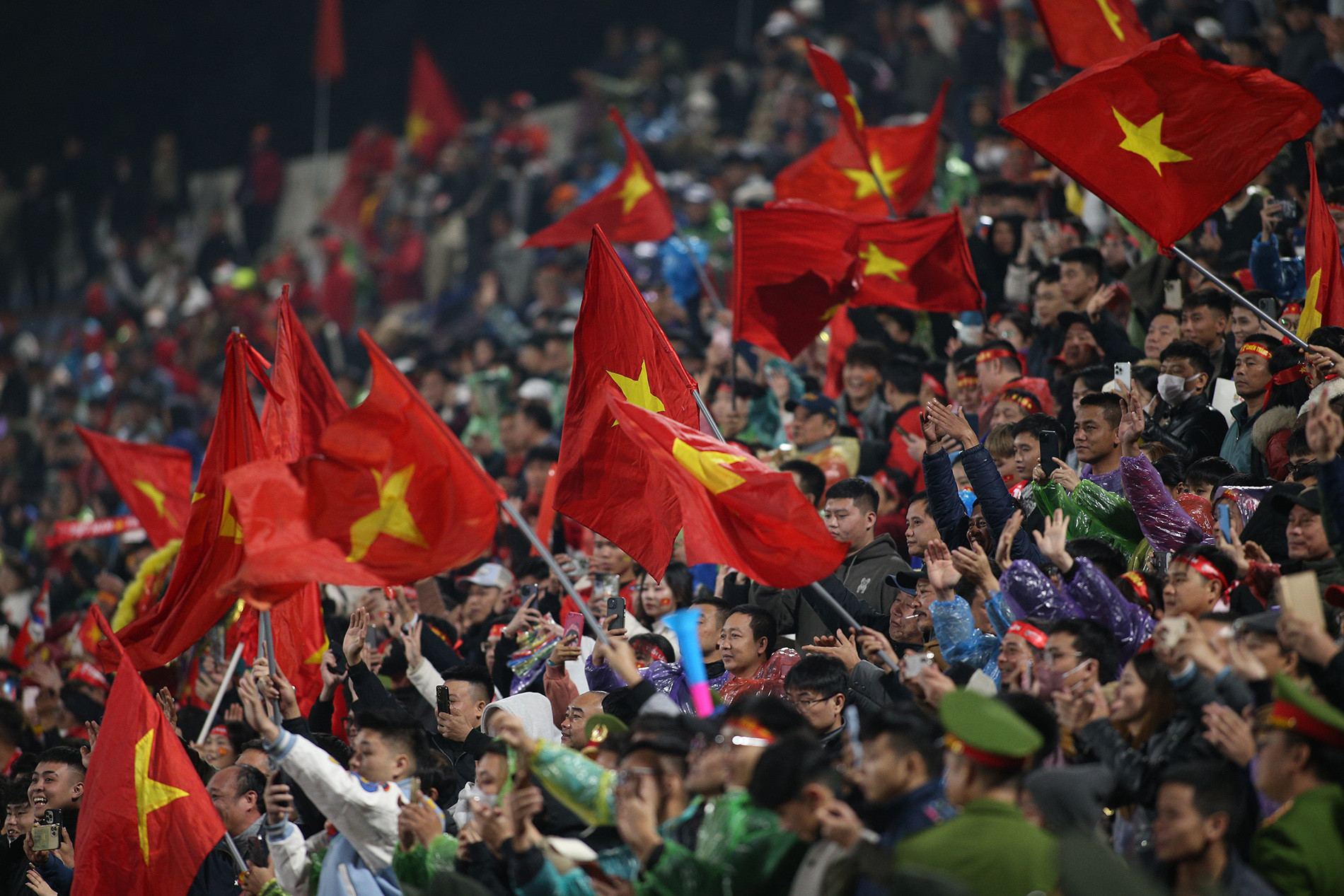 Ticket frenzy: Vietnam vs. Singapore match sparks resale market surge 