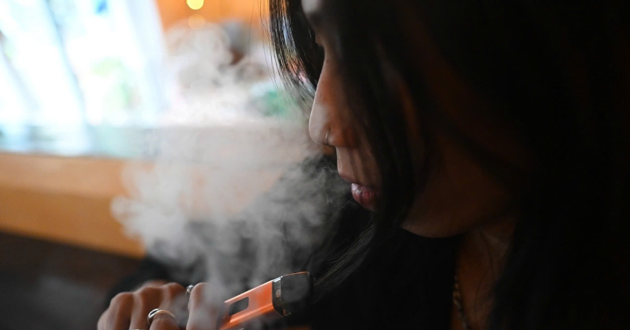 Ministry of Health targets e-cigarette use with proposed legal changes