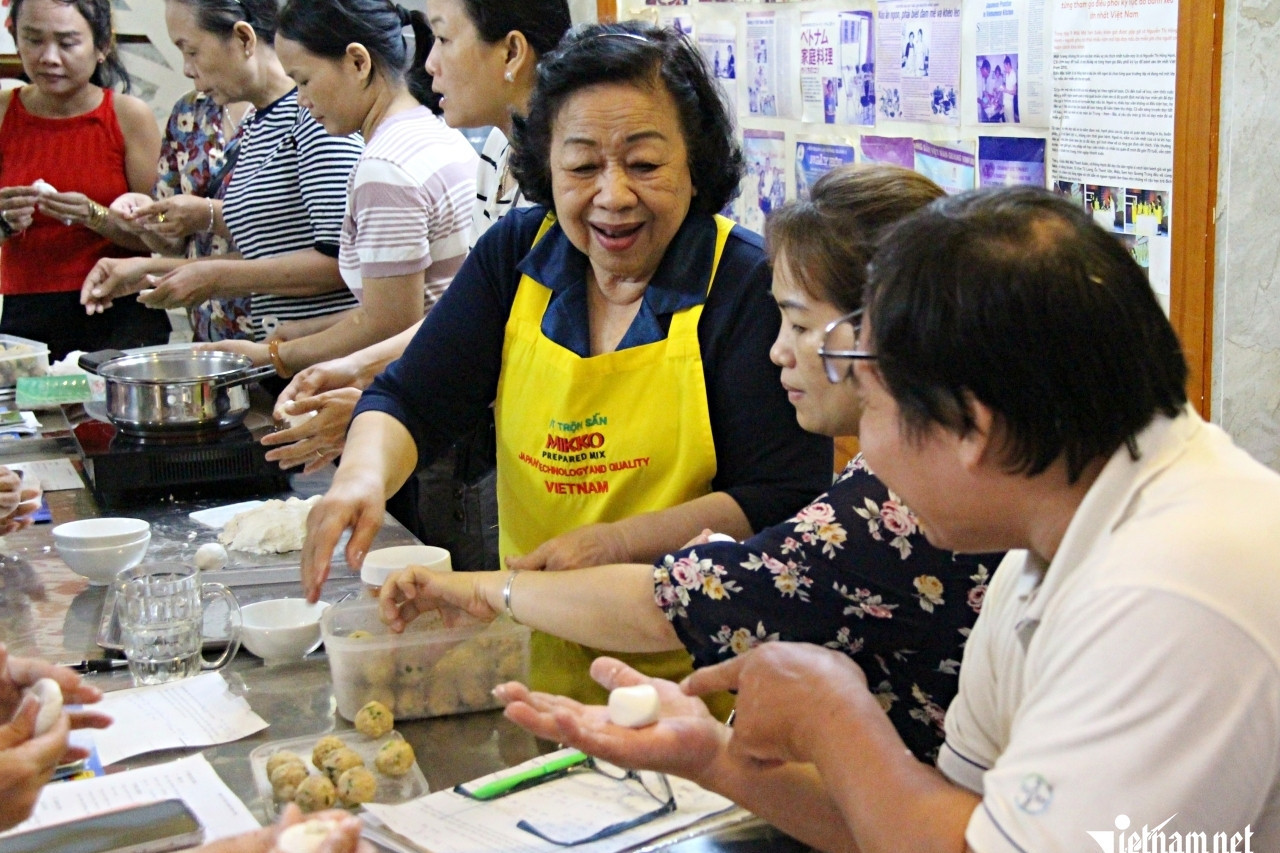 A special class in HCM City: students of all ages from different localities