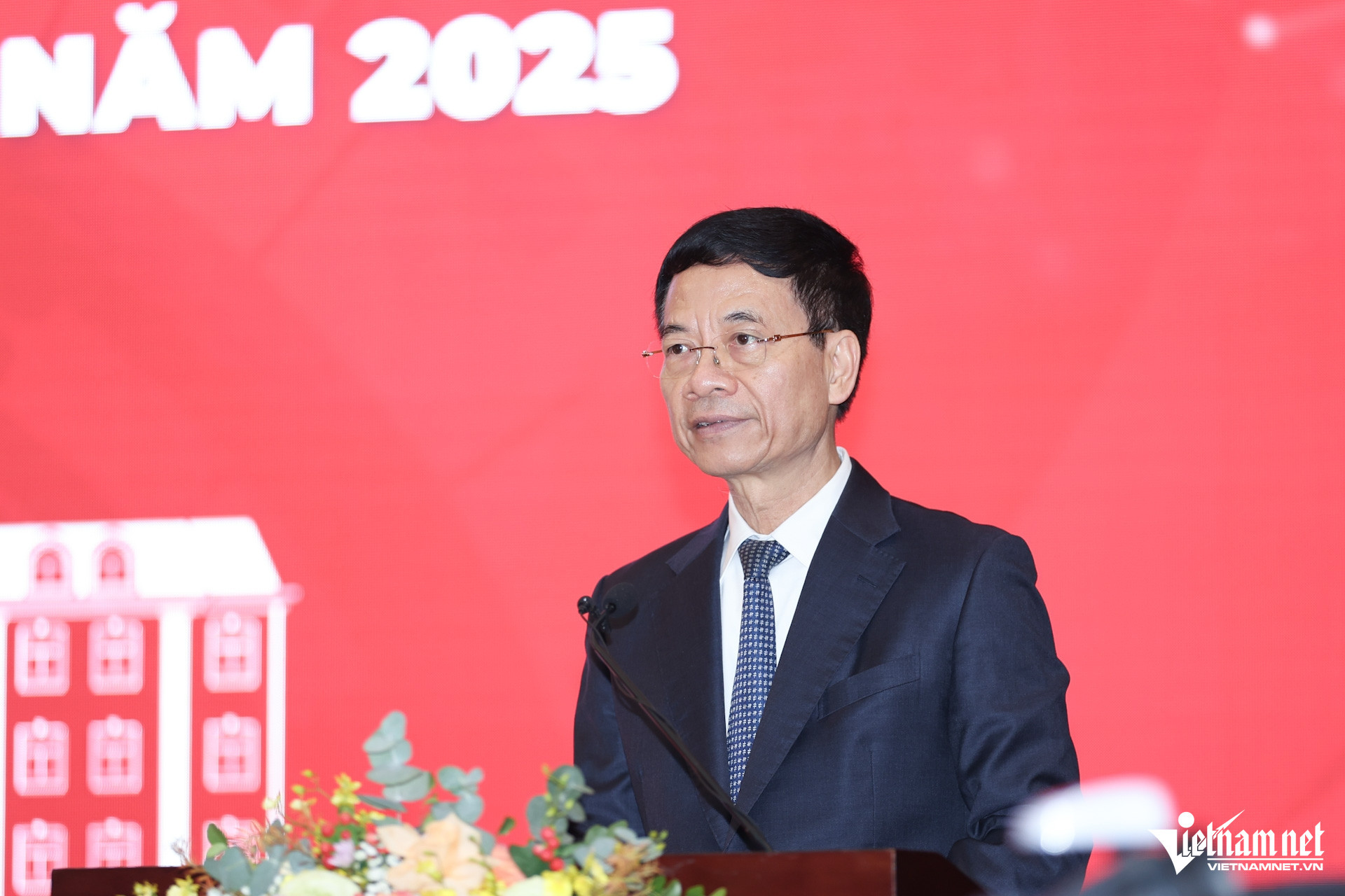 W-BT Nguyen Manh Hung LAD.jpg