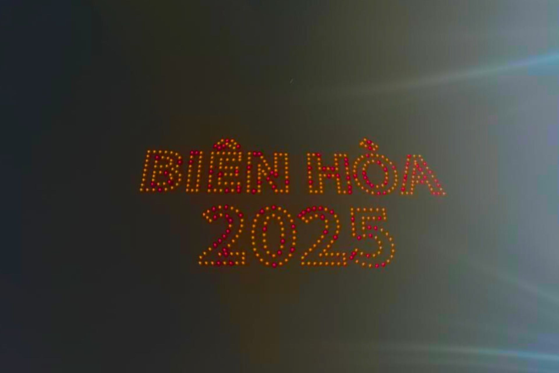 trinh dien anh sang2.jpg