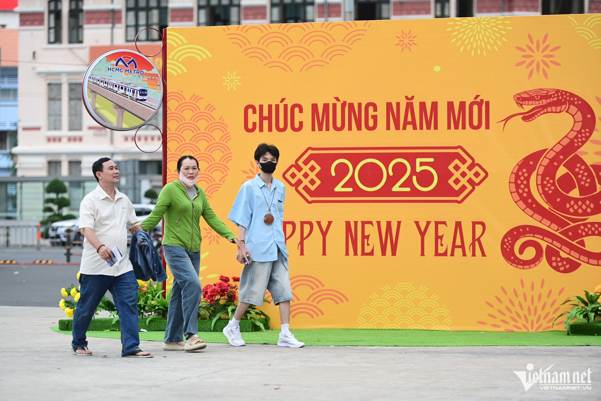 Countdown to 2025 Hanoi and Ho Chi Minh City gear up for dazzling displays