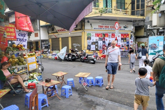 Sidewalk rentals proposed in Hanoi