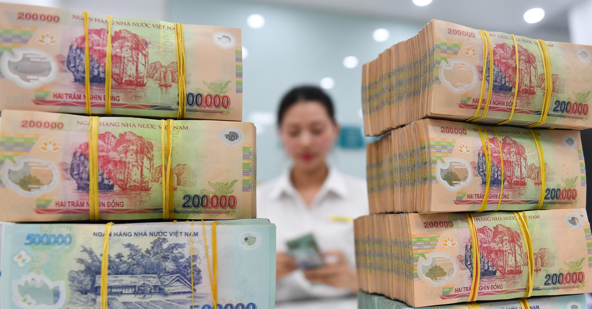 Vietnam faces budget pressures as administrative costs surge