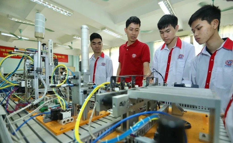 Hi-tech human resources still need further capacity improvement